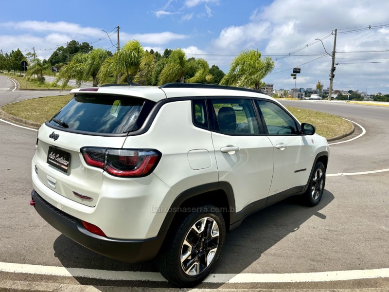 COMPASS 2.0 16V DIESEL TRAILHAWK 4X4 AUTOMÁTICO - 2018 - CAXIAS DO SUL