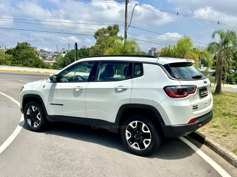 COMPASS 2.0 16V DIESEL TRAILHAWK 4X4 AUTOMÁTICO - 2018 - CAXIAS DO SUL