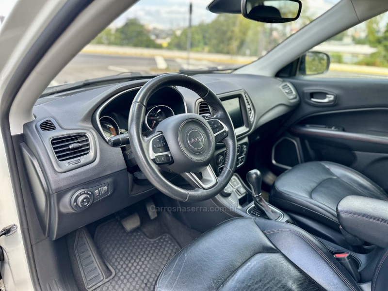 COMPASS 2.0 16V DIESEL TRAILHAWK 4X4 AUTOMÁTICO - 2018 - CAXIAS DO SUL