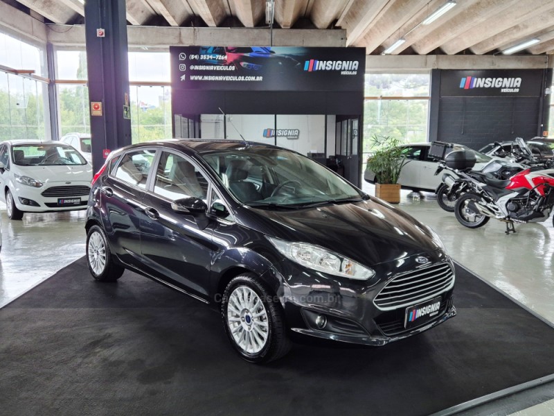 FIESTA 1.6 TITANIUM HATCH 16V FLEX 4P AUTOMÁTICO - 2016 - CAXIAS DO SUL