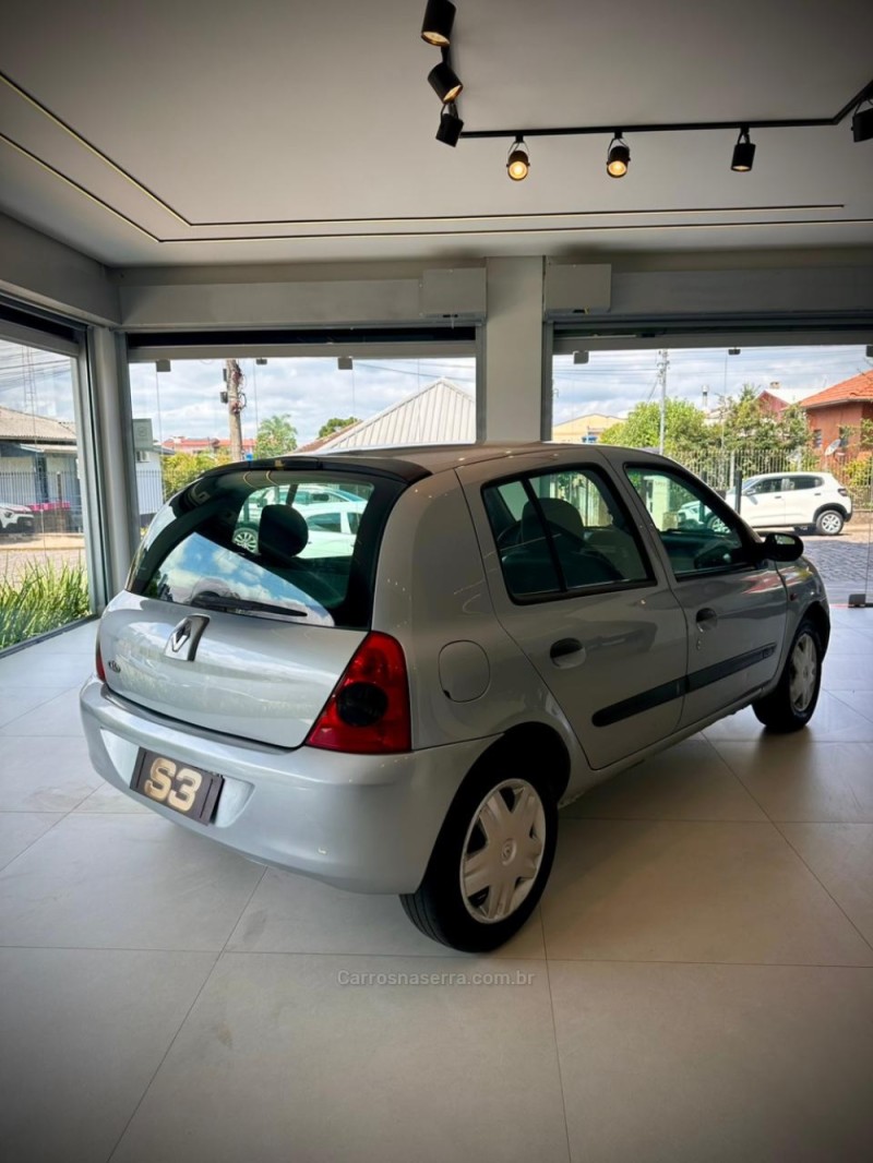 CLIO 1.0 AUTHENTIQUE 8V GASOLINA 4P MANUAL - 2006 - CAXIAS DO SUL