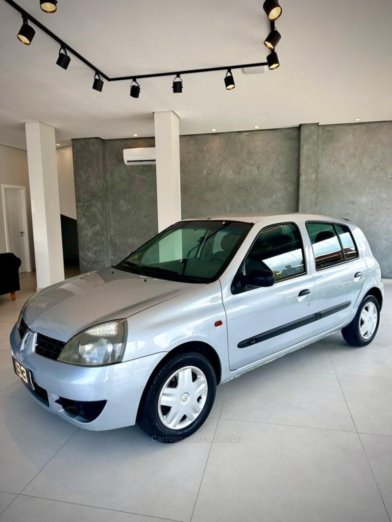 CLIO 1.0 AUTHENTIQUE 8V GASOLINA 4P MANUAL - 2006 - CAXIAS DO SUL