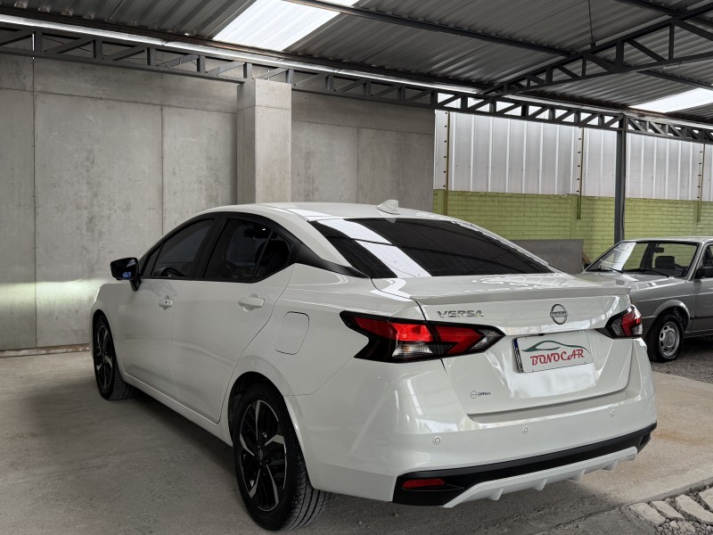 VERSA 1.6 EXCLUSIVE 16V FLEX 4P AUTOMÁTICO - 2024 - CAXIAS DO SUL