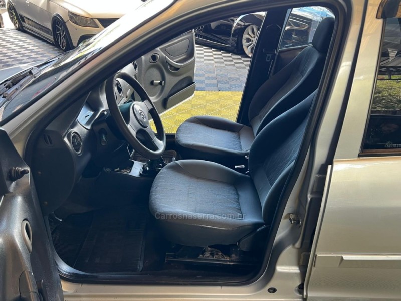 CELTA 1.0 MPFI VHC SUPER 8V FLEX 4P MANUAL - 2006 - CAXIAS DO SUL