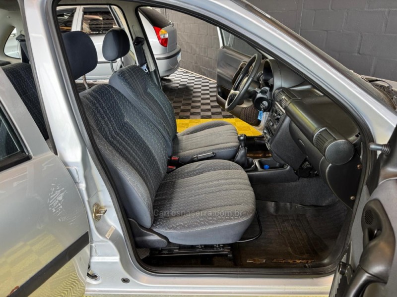 CORSA 1.0 MPFI CLASSIC SEDAN 8V GASOLINA 4P MANUAL - 2000 - CAXIAS DO SUL