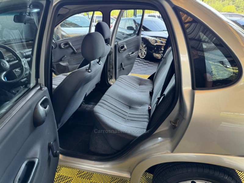 CORSA 1.0 MPFI CLASSIC SEDAN 8V GASOLINA 4P MANUAL - 2000 - CAXIAS DO SUL