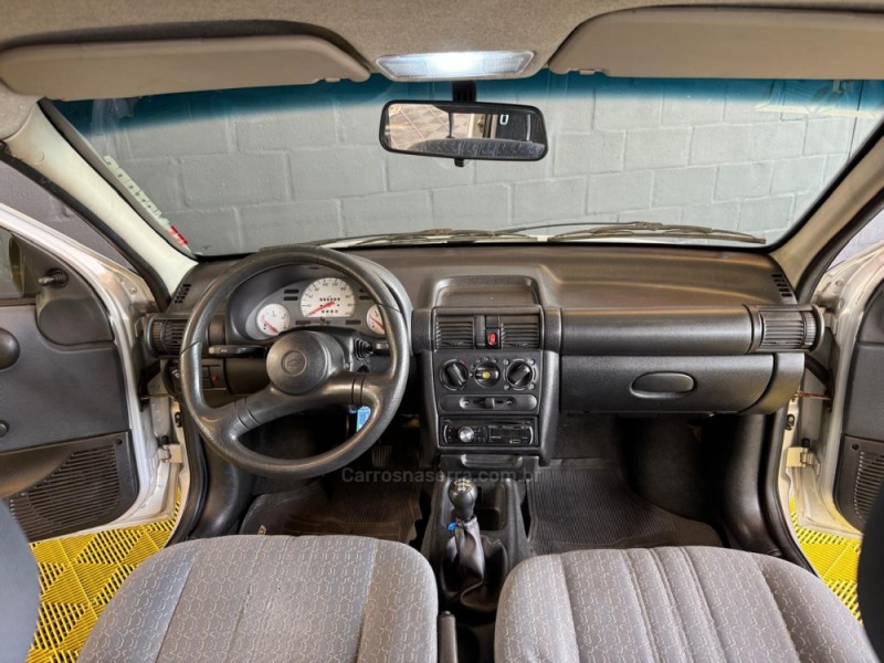 CORSA 1.0 MPFI CLASSIC SEDAN 8V GASOLINA 4P MANUAL - 2000 - CAXIAS DO SUL