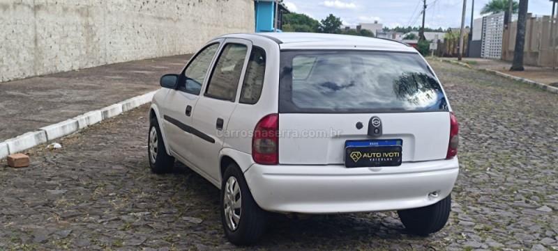 CORSA 1.0 EFI WIND 8V GASOLINA 4P MANUAL - 2000 - IVOTI