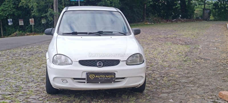 CORSA 1.0 EFI WIND 8V GASOLINA 4P MANUAL - 2000 - IVOTI