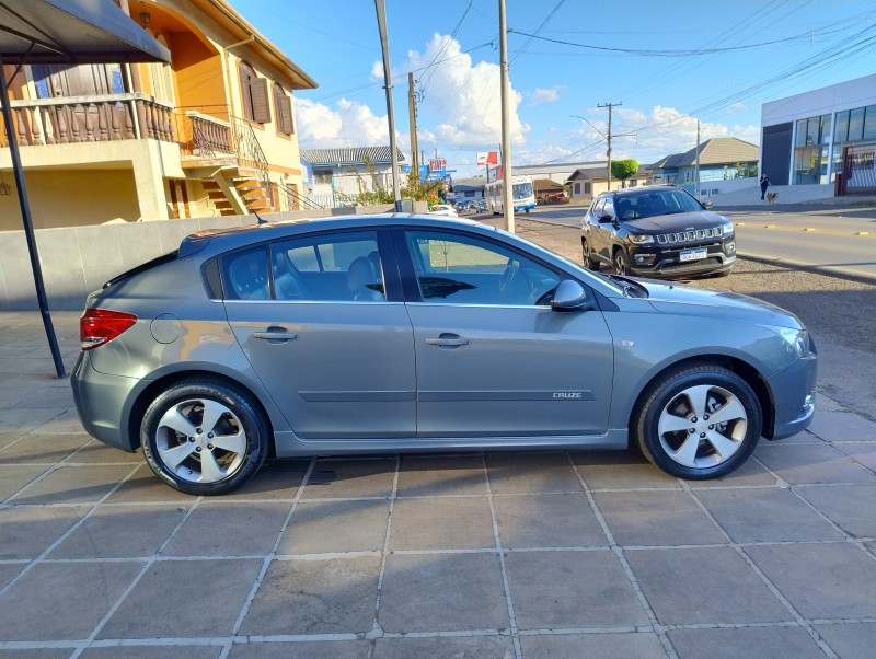 CRUZE 1.8 LT SPORT6 16V FLEX 4P AUTOMÁTICO - 2013 - VACARIA
