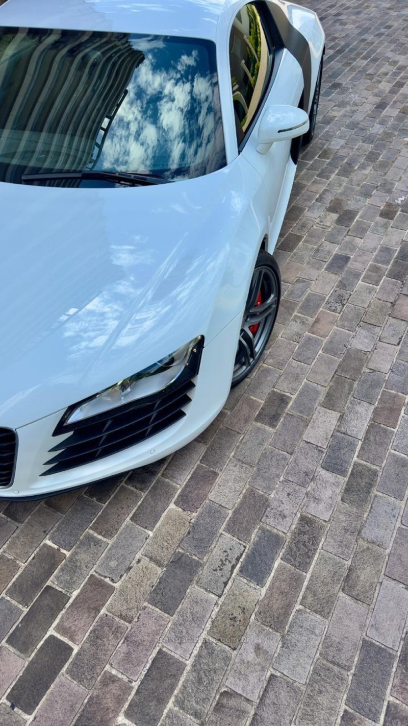 R8 4.2 FSI QUATTRO V8 32V GASOLINA 2P R-TRONIC - 2013 - CAXIAS DO SUL