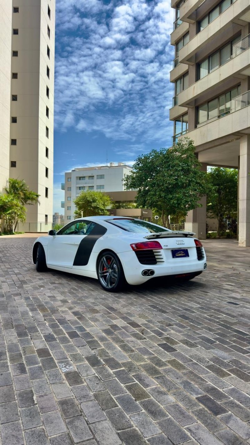 R8 4.2 FSI QUATTRO V8 32V GASOLINA 2P R-TRONIC - 2013 - CAXIAS DO SUL