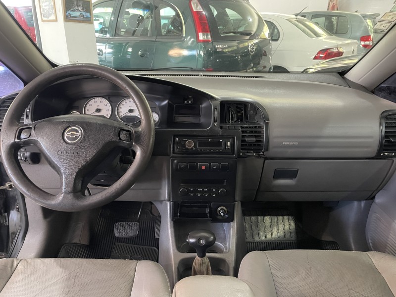 ZAFIRA 2.0 MPFI ELEGANCE 8V FLEX 4P AUTOMÁTICO - 2005 - CAXIAS DO SUL