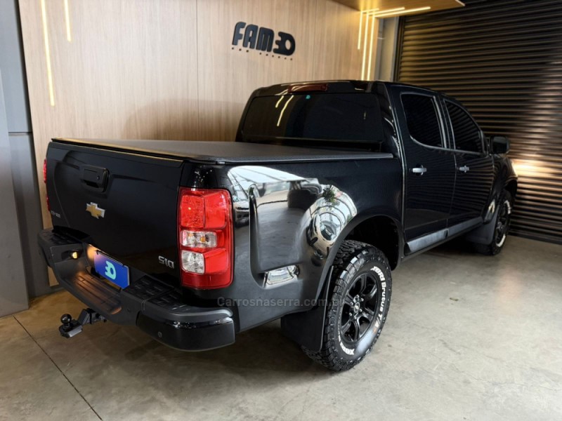 S10 2.4 MPFI ADVANTAGE 4X2 CD 8V FLEX 4P MANUAL - 2017 - LAJEADO