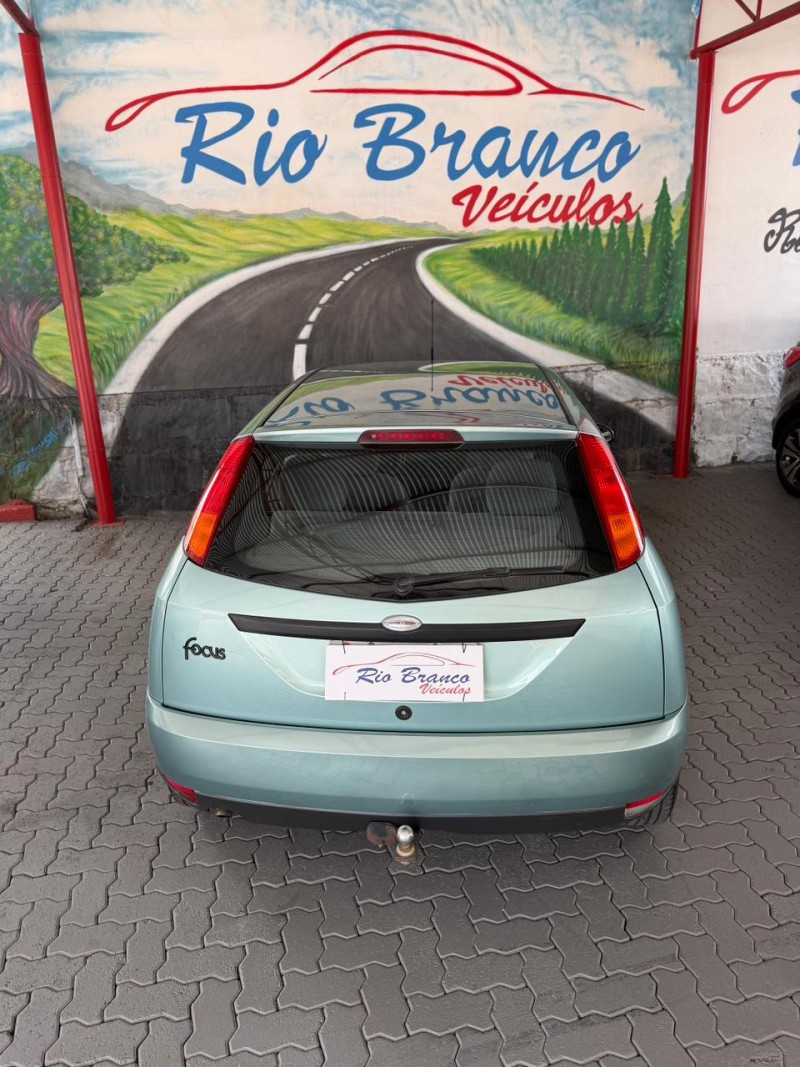 FOCUS 1.8 16V GASOLINA 4P MANUAL - 2001 - CAXIAS DO SUL