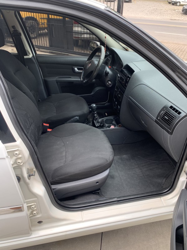 SIENA 1.0 MPI EL CELEBRATION 8V FLEX 4P MANUAL - 2010 - CAXIAS DO SUL