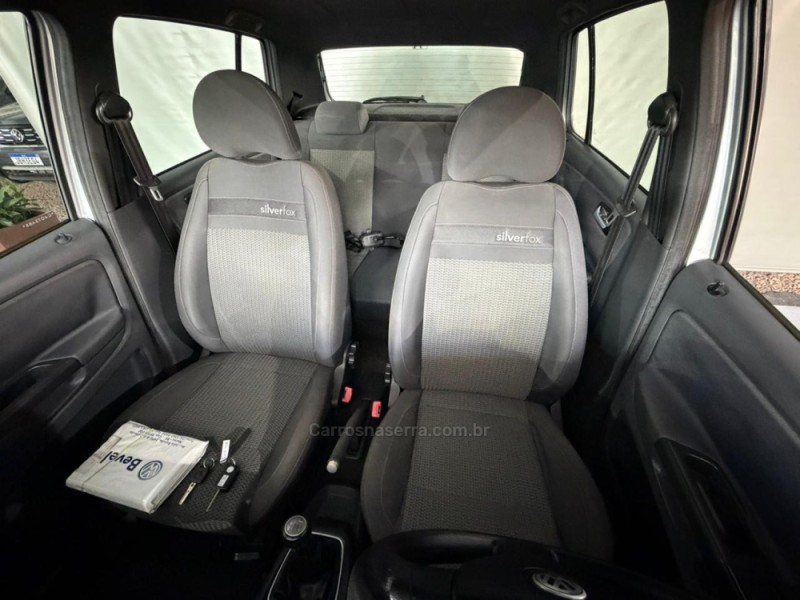 FOX 1.0 MI SILVERFOX 8V FLEX 4P MANUAL - 2012 - NOVA PRATA