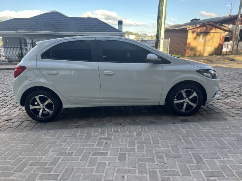 ONIX 1.4 MPFI LTZ 8V FLEX 4P MANUAL - 2017 - VERANóPOLIS