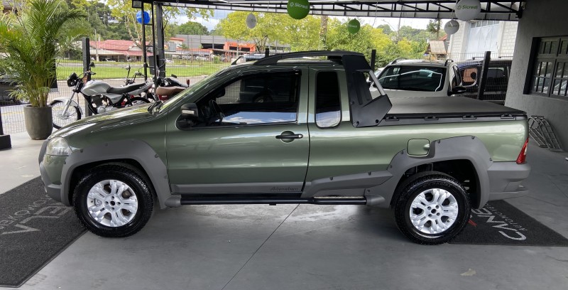 STRADA 1.8 MPI ADVENTURE LOCKER CE 8V FLEX 2P MANUAL - 2009 - CANELA