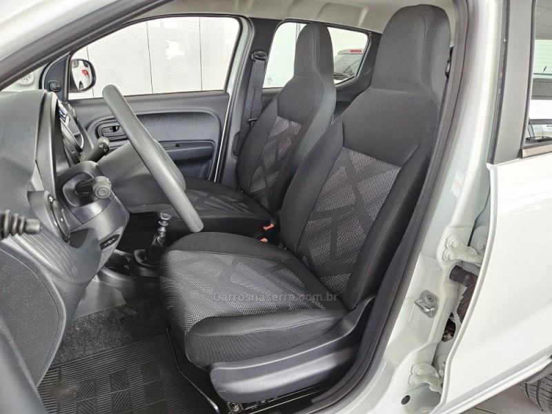 MOBI 1.0 8V EVO FLEX LIKE. MANUAL - 2025 - TAPEJARA