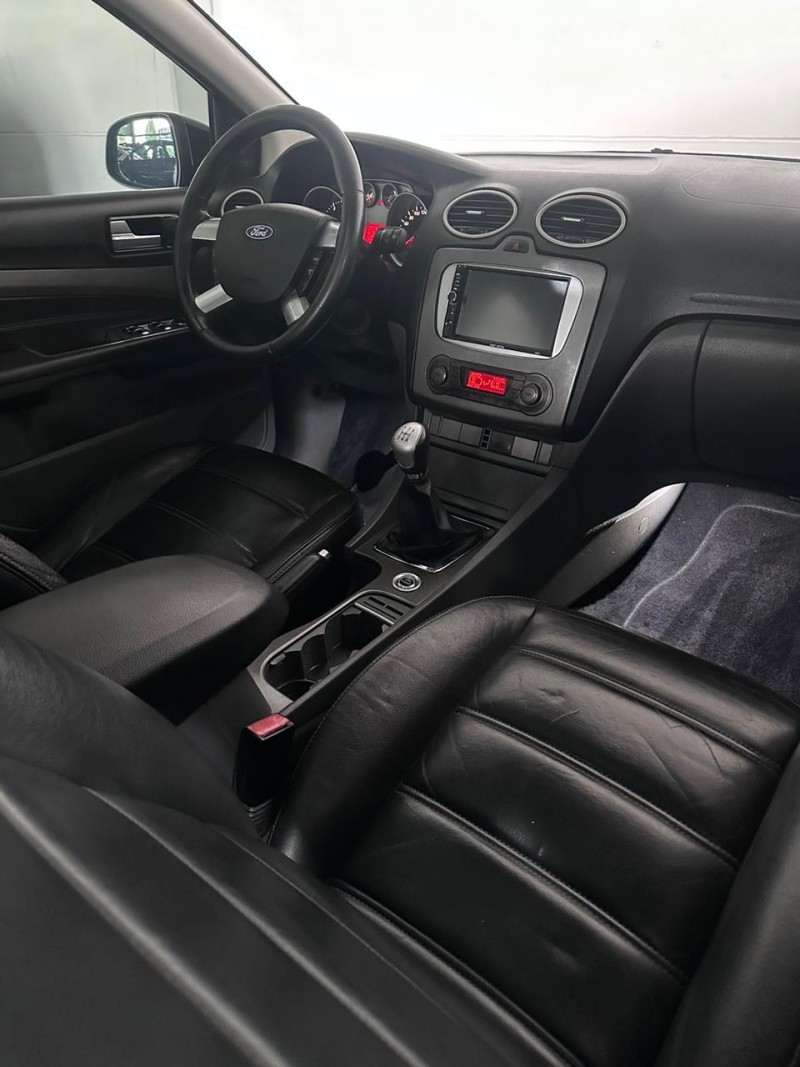 FOCUS 2.0 TITANIUM HATCH 16V FLEX 4P MANUAL - 2012 - FARROUPILHA