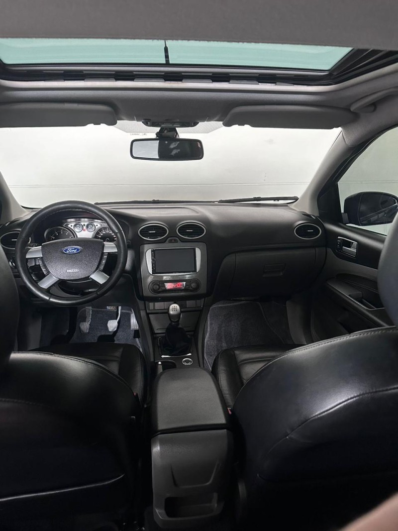 FOCUS 2.0 TITANIUM HATCH 16V FLEX 4P MANUAL - 2012 - FARROUPILHA