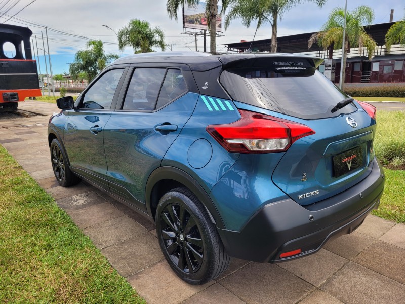 KICKS 1.6 16V FLEX AT UEFA CHAMPIONS LEAGUE 4P AUTOMÁTICO - 2020 - CARLOS BARBOSA