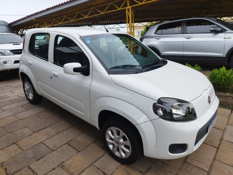 UNO 1.0 EVO VIVACE 8V FLEX 4P MANUAL - 2012 - VERANóPOLIS