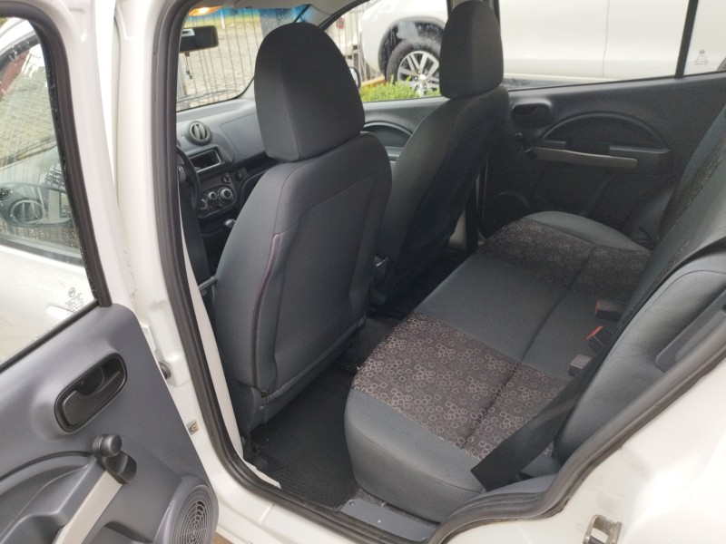 UNO 1.0 EVO VIVACE 8V FLEX 4P MANUAL - 2012 - VERANóPOLIS