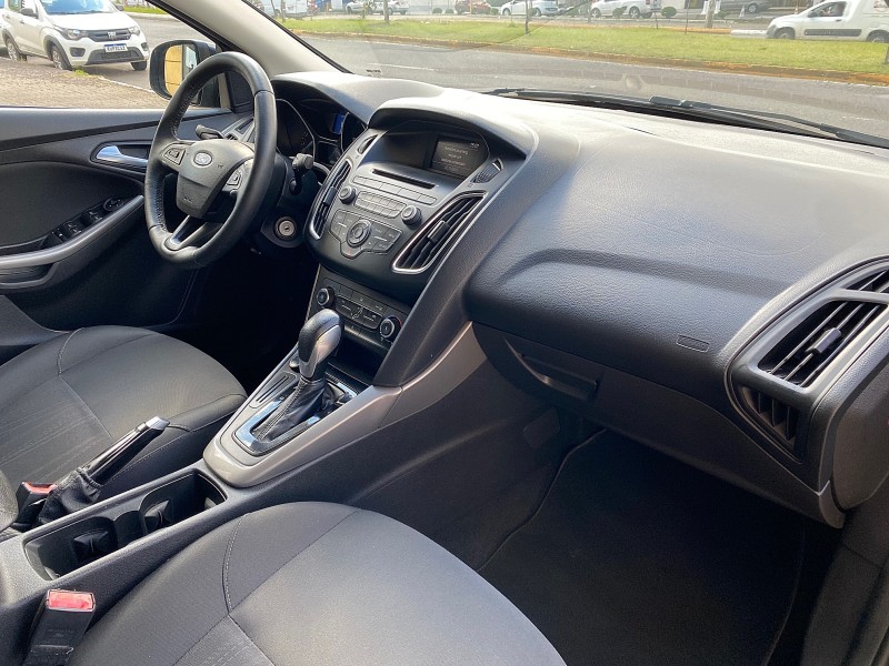FOCUS 2.0 SE SEDAN 16V FLEX 4P AUTOMÁTICO - 2016 - CAXIAS DO SUL
