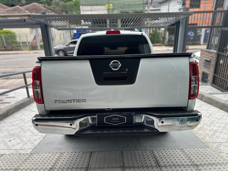 FRONTIER 2.5 S 4X4 CD TURBO ELETRONIC DIESEL 4P MANUAL - 2014 - CAXIAS DO SUL