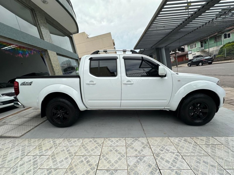 FRONTIER 2.5 S 4X4 CD TURBO ELETRONIC DIESEL 4P MANUAL - 2014 - CAXIAS DO SUL