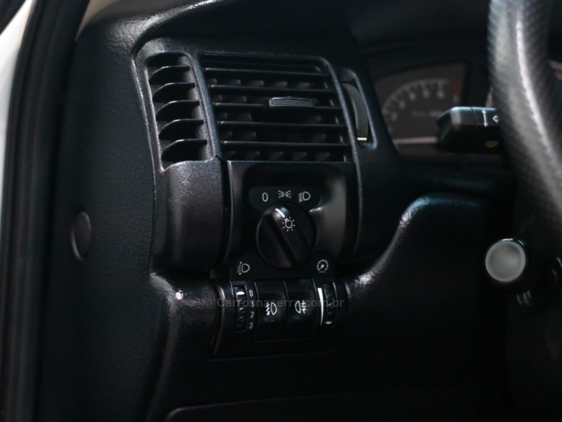 VECTRA 2.0 MPFI CD 8V GASOLINA 4P MANUAL - 2003 - CAXIAS DO SUL