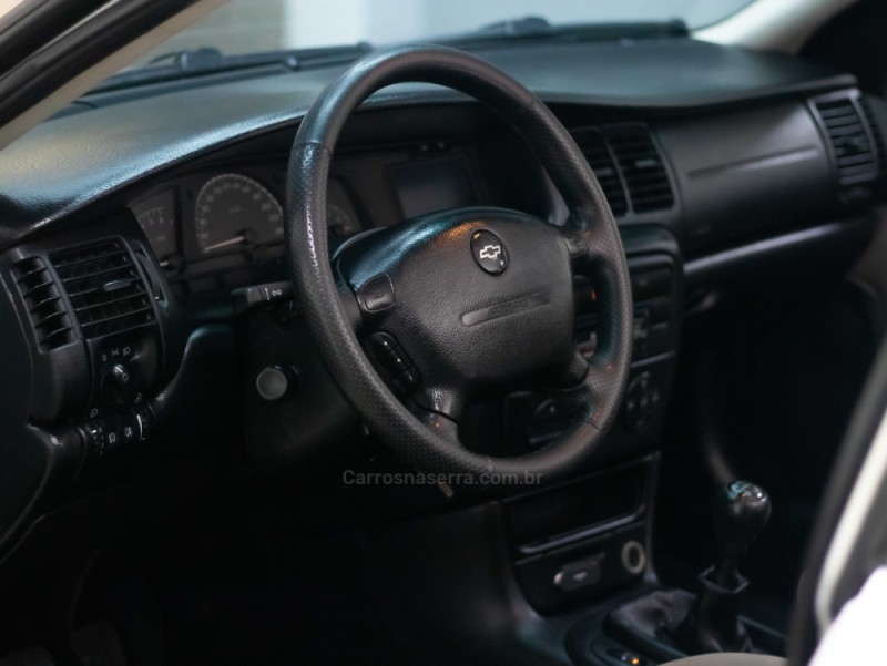 VECTRA 2.0 MPFI CD 8V GASOLINA 4P MANUAL - 2003 - CAXIAS DO SUL