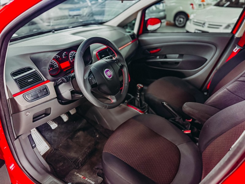 PUNTO 1.8 SPORTING 16V FLEX 4P MANUAL - 2011 - CAXIAS DO SUL