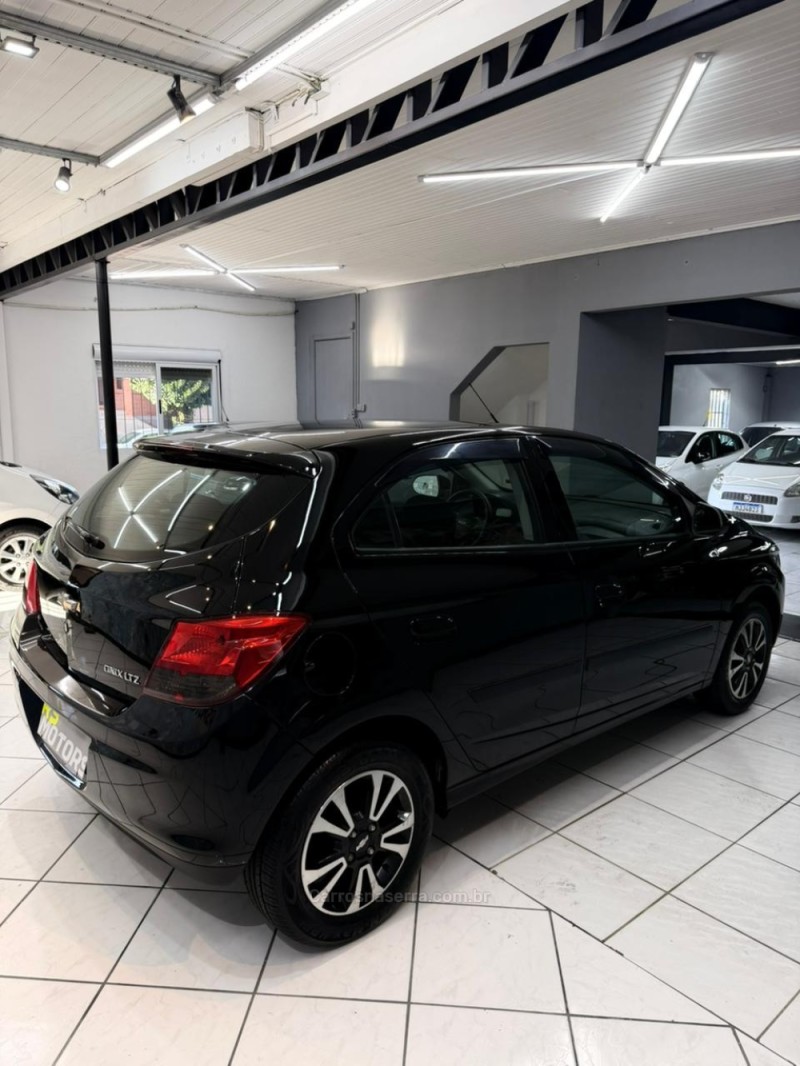 ONIX 1.4 MPFI LTZ 8V FLEX 4P MANUAL - 2014 - CAXIAS DO SUL