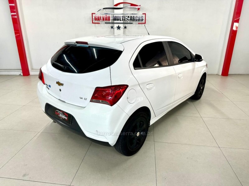 ONIX 1.4 MPFI LT 8V FLEX 4P MANUAL - 2018 - CAXIAS DO SUL