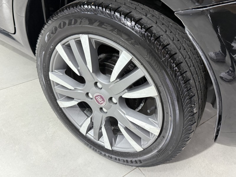 PUNTO 1.4 ATTRACTIVE ITALIA 8V FLEX 4P MANUAL - 2014 - SAPIRANGA