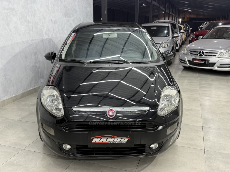 PUNTO 1.4 ATTRACTIVE ITALIA 8V FLEX 4P MANUAL - 2014 - SAPIRANGA