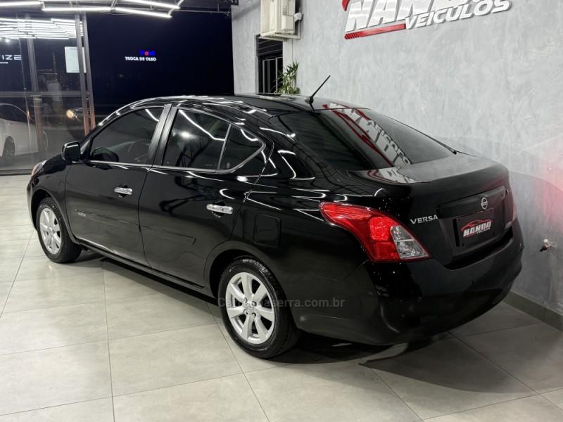 VERSA 1.6 16V FLEX SV 4P MANUAL - 2013 - SAPIRANGA