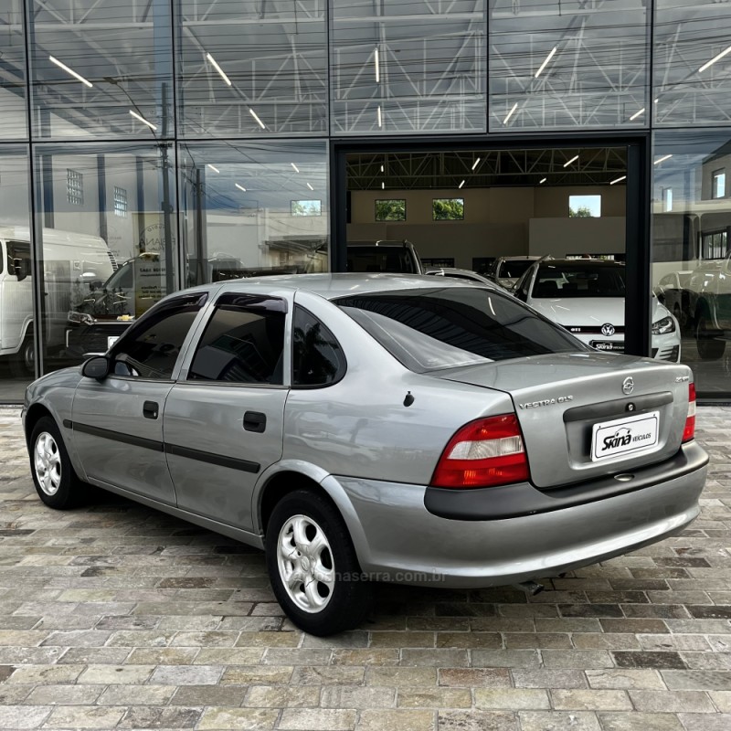 VECTRA 2.0 MPFI GLS 8V GASOLINA 4P MANUAL - 1997 - VACARIA