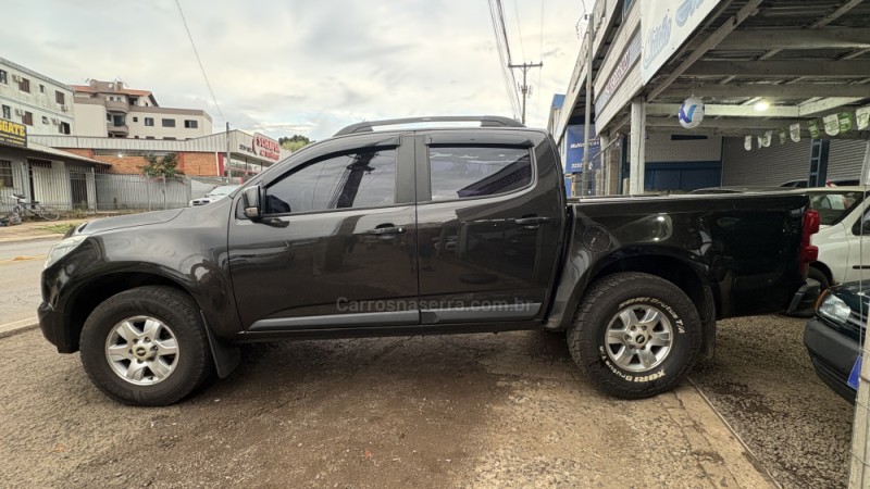 S10 2.4 LT 4X2 CD 8V FLEX 4P MANUAL - 2014 - VACARIA