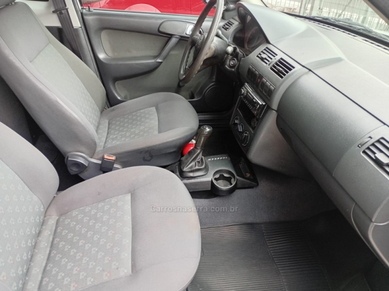 SAVEIRO 1.6 MI CITY CS 8V GASOLINA 2P MANUAL G.III - 2004 - CAXIAS DO SUL