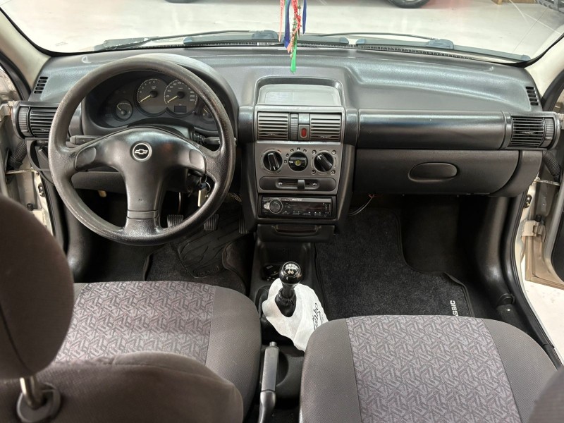 CLASSIC 1.0 MPFI SPIRIT 8V GASOLINA 4P MANUAL - 2005 - CAXIAS DO SUL