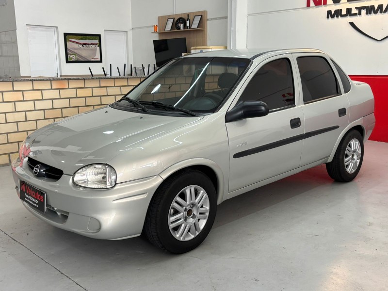 CLASSIC 1.0 MPFI SPIRIT 8V GASOLINA 4P MANUAL - 2005 - CAXIAS DO SUL