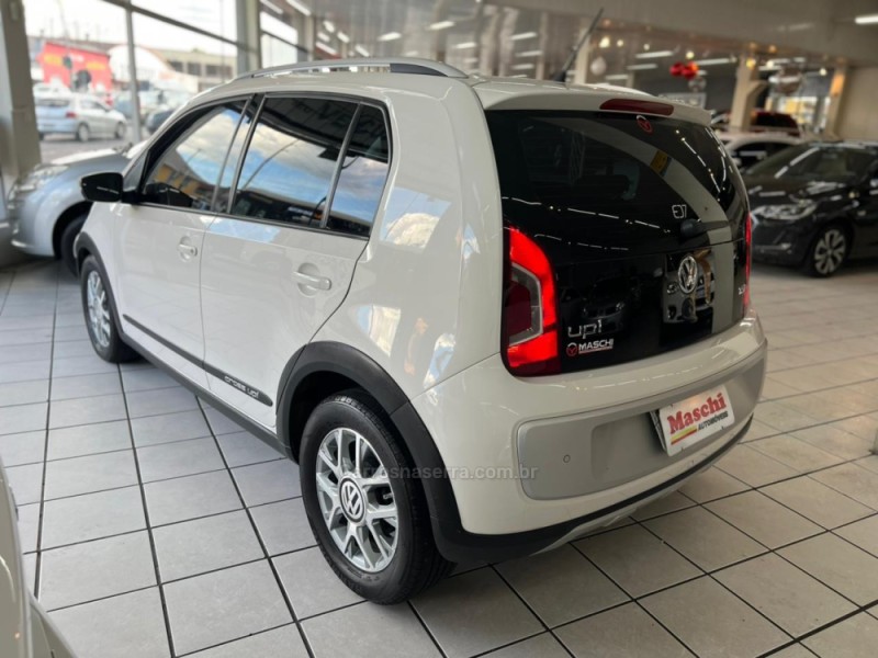 UP 1.0 TSI CROSS 12V FLEX 4P MANUAL - 2017 - CAXIAS DO SUL