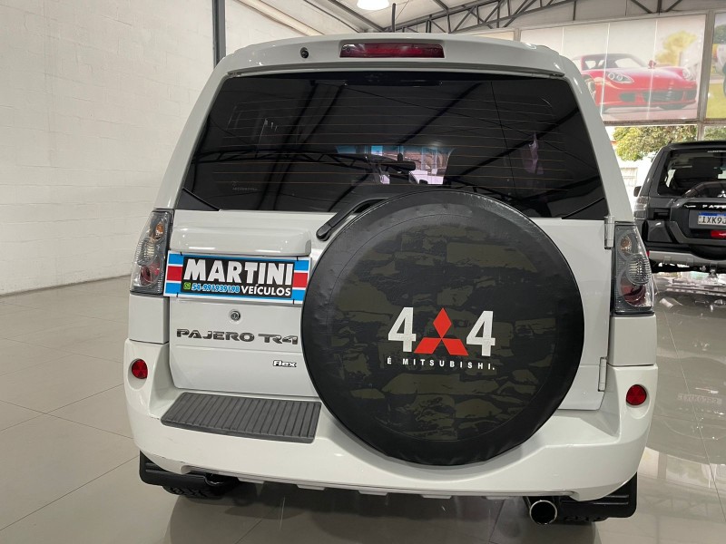 PAJERO TR4 2.0 4X2 16V 140CV FLEX 4P AUTOMÁTICO - 2014 - CAXIAS DO SUL