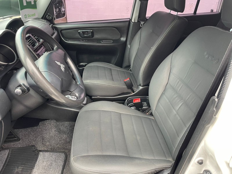 PAJERO TR4 2.0 4X2 16V 140CV FLEX 4P AUTOMÁTICO - 2014 - CAXIAS DO SUL