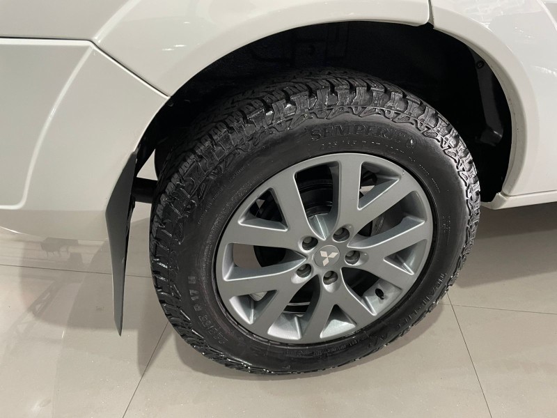 PAJERO TR4 2.0 4X2 16V 140CV FLEX 4P AUTOMÁTICO - 2014 - CAXIAS DO SUL