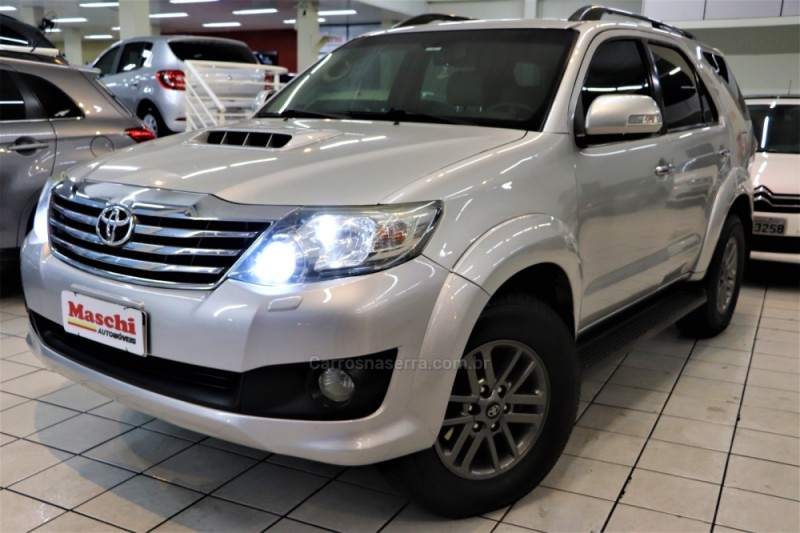 hilux sw4 3.0 srv 4x4 7 lugares 16v turbo intercooler diesel 4p automatico 2014 caxias do sul